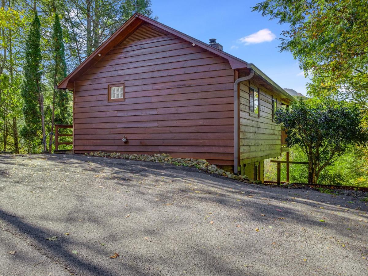 Naughty By Nature Gatlinburg Exterior photo
